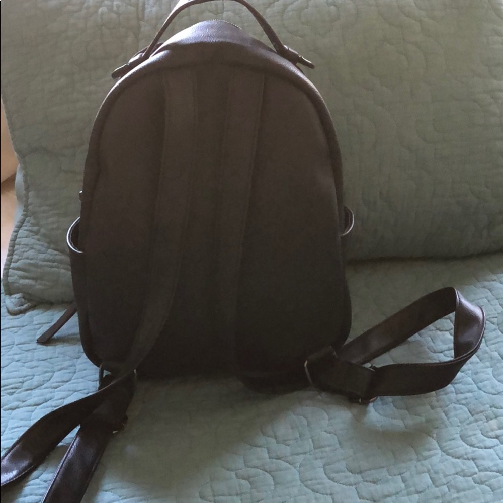 Backpack - Picture 4 of 4